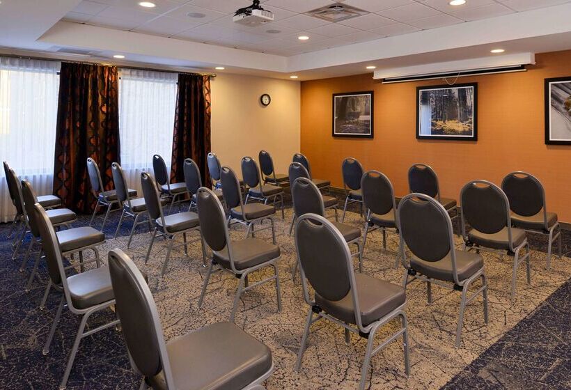 ホテル Hampton Inn & Suites Albanyeast Greenbush