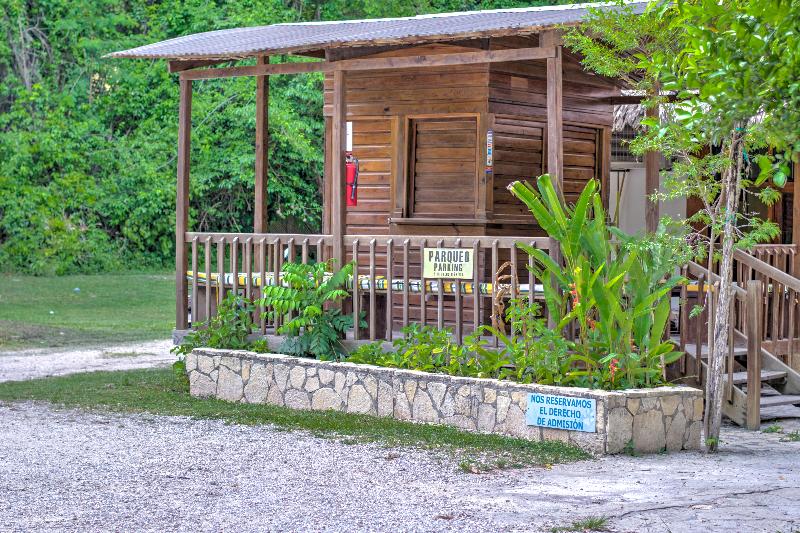 هتل Jaguar Inn Tikal