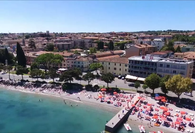 Hotelli Riviera