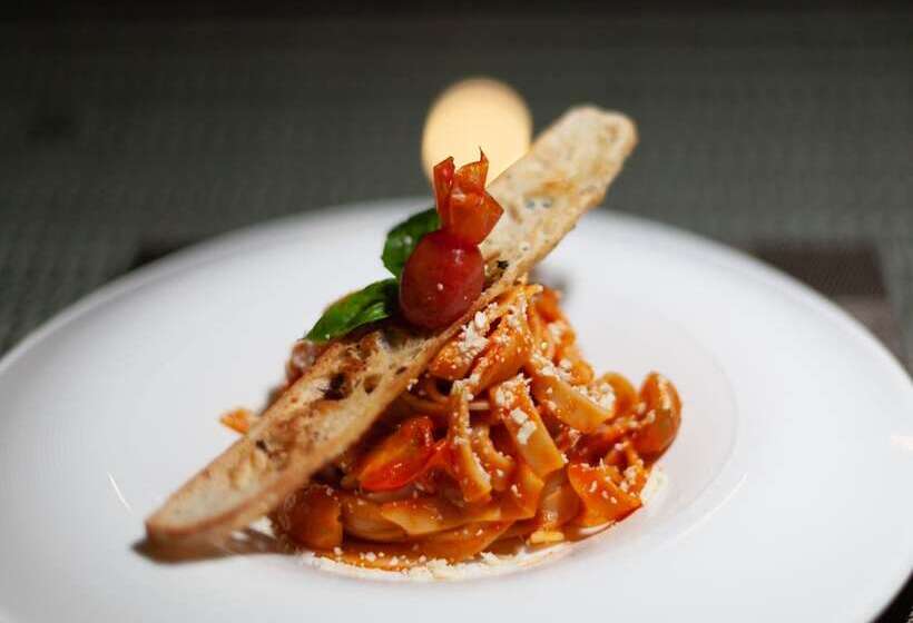 Tifakara Boutique Hotel & Birding Oasis