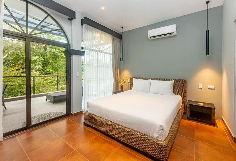 Tifakara Boutique Hotel & Birding Oasis