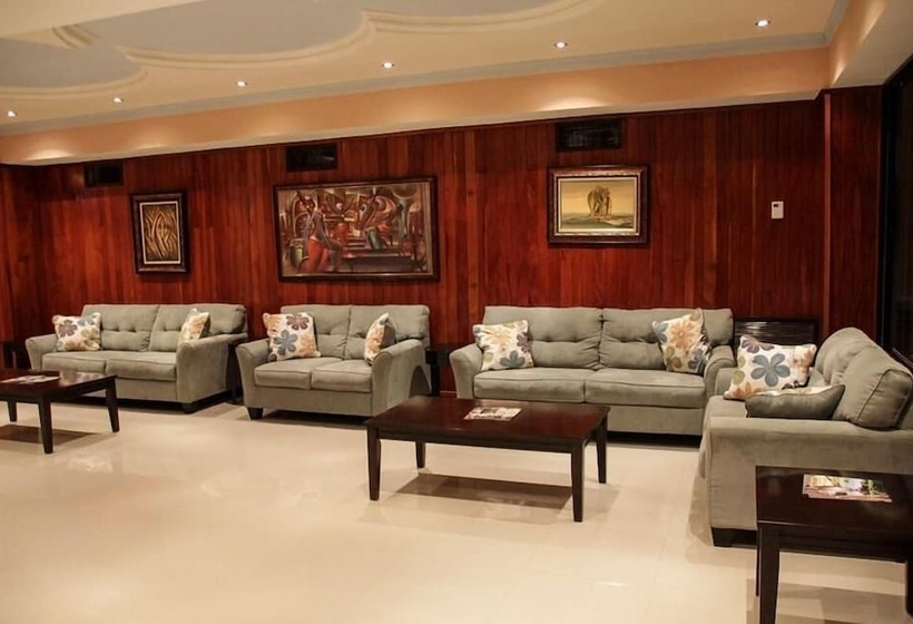 Le Monte Cristo Hotel & Suites