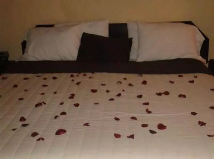 Le Monte Cristo Hotel & Suites