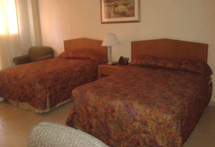 Le Monte Cristo Hotel & Suites