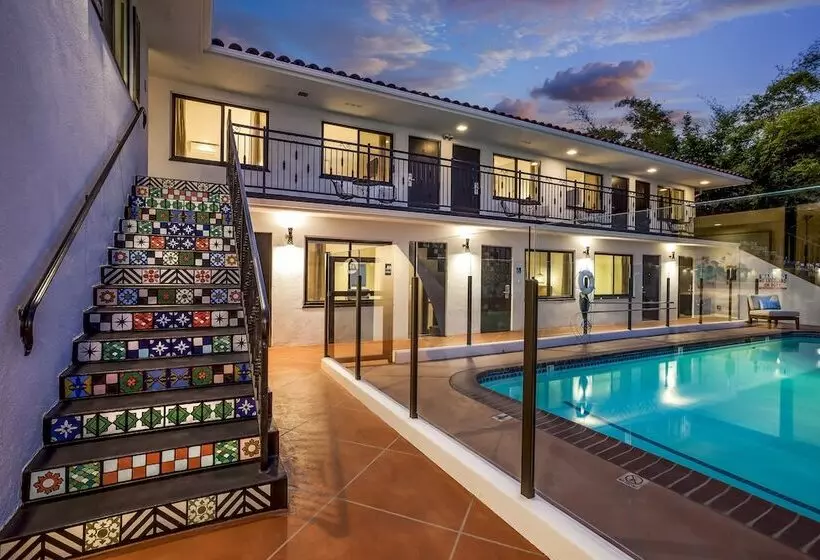 Motelli Blue Sands Inn, A Kirkwood Collection
