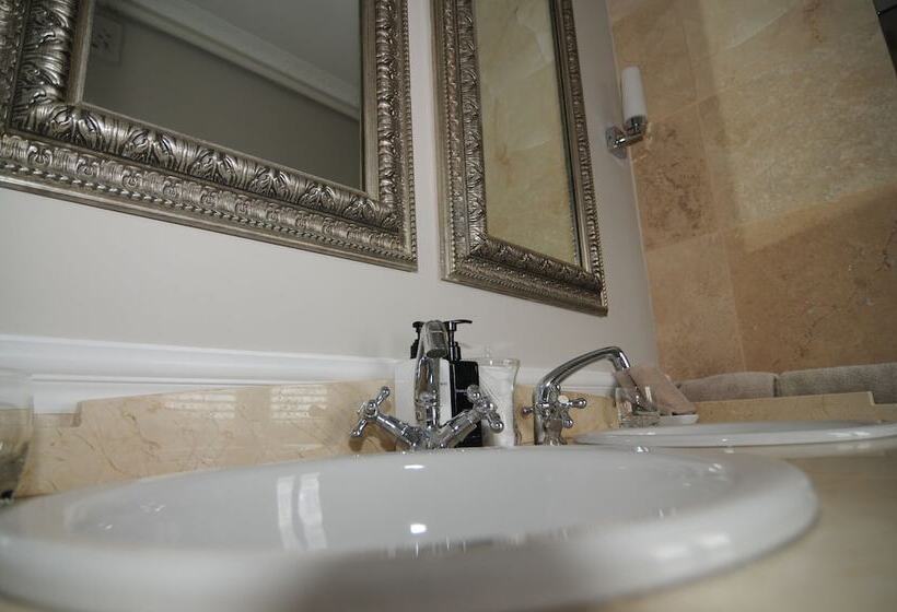 פנסיון Abbey Manor Luxury Guesthouse