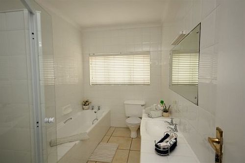 פנסיון Flamingo Lodge