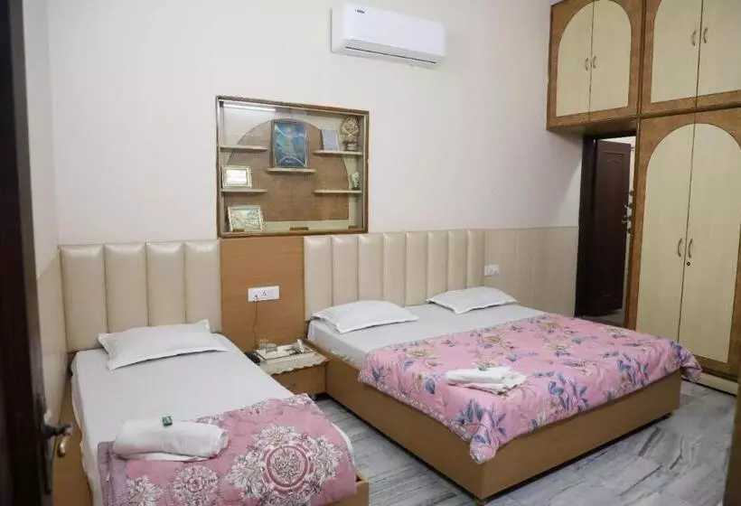 Hotel Rk Lodge