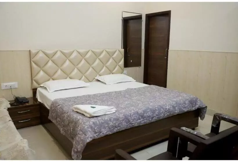 Hotel Rk Lodge