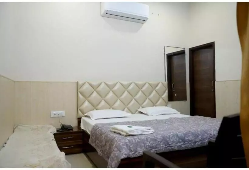 Hotel Rk Lodge