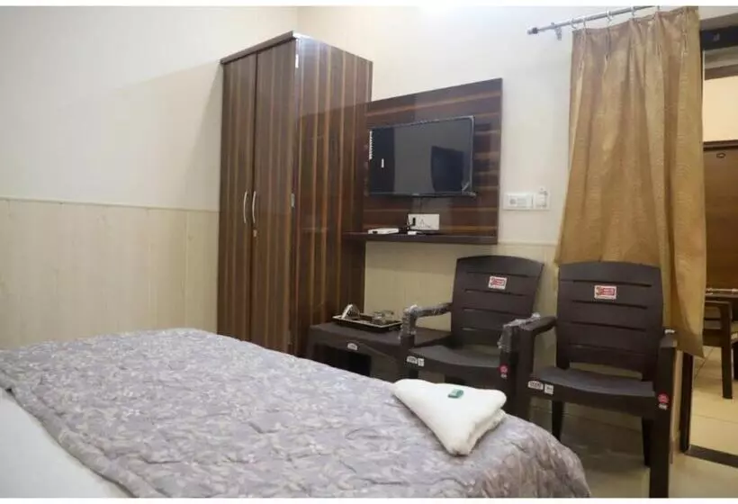 Hotel Rk Lodge
