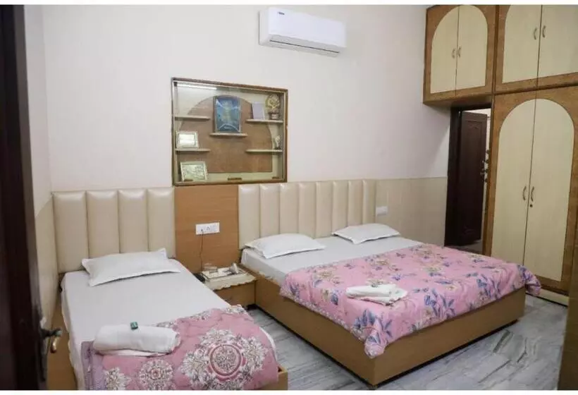 Hotel Rk Lodge