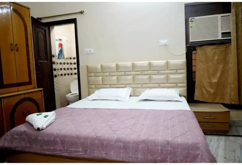 Hotel Rk Lodge