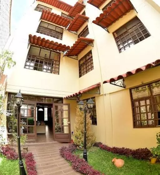 هتل De Turistas Huaraz Habitación Share   Dormitorio