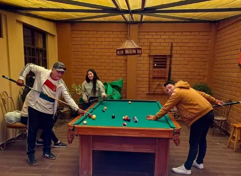 هتل De Turistas Huaraz Habitación Share   Dormitorio