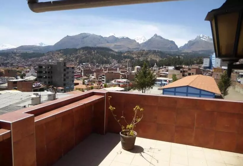 هتل De Turistas Huaraz Habitación Share   Dormitorio