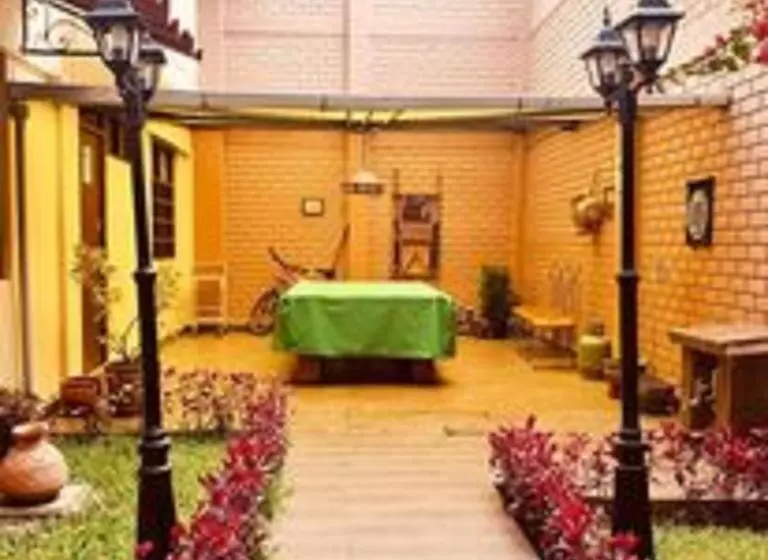هتل De Turistas Huaraz Habitación Share   Dormitorio