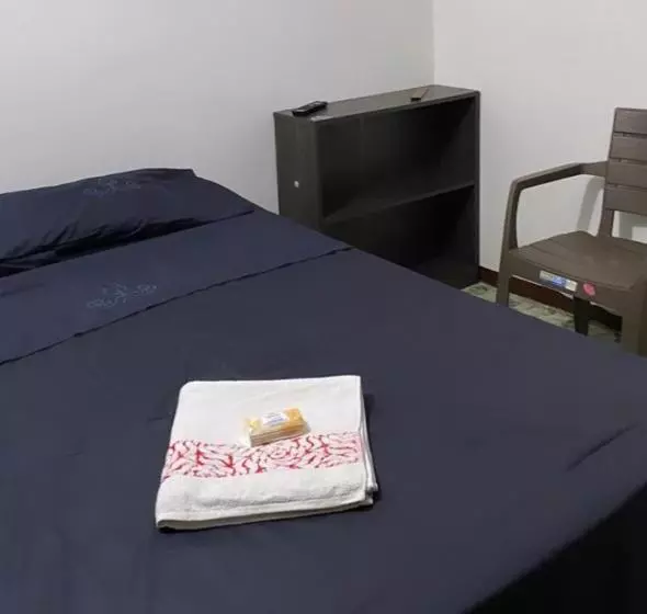 ペンション Bau Travel Hostal
