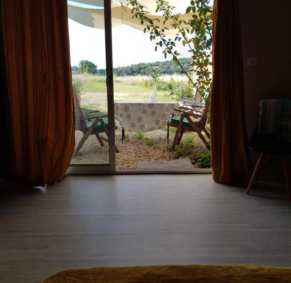 بنسيون La Poussinière