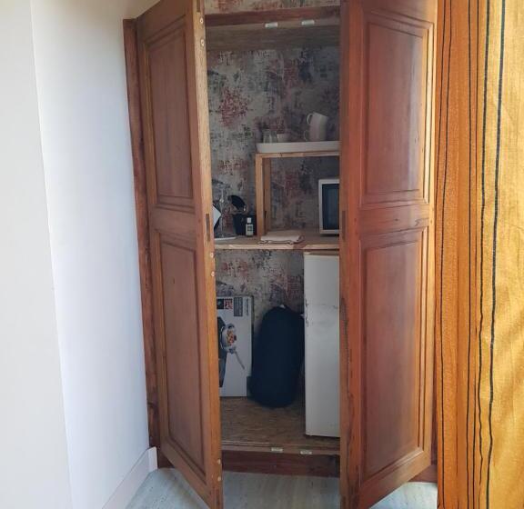 بنسيون La Poussinière