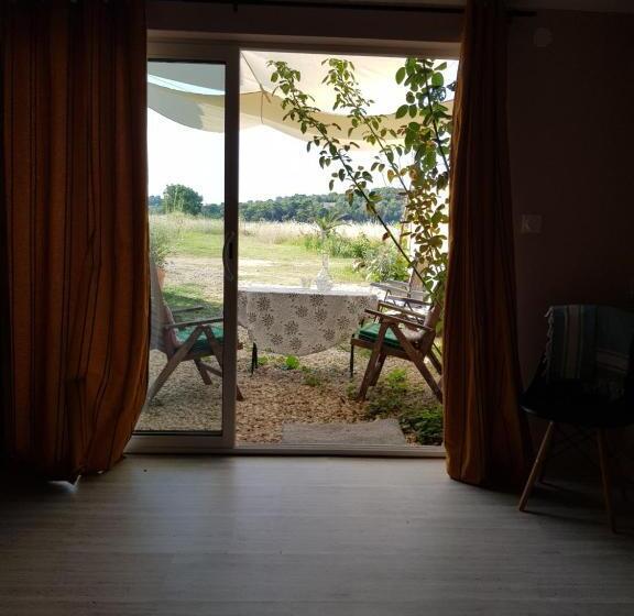 بنسيون La Poussinière