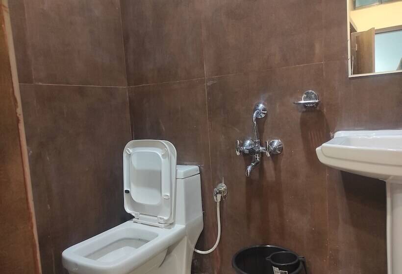 هتل Friends Palace