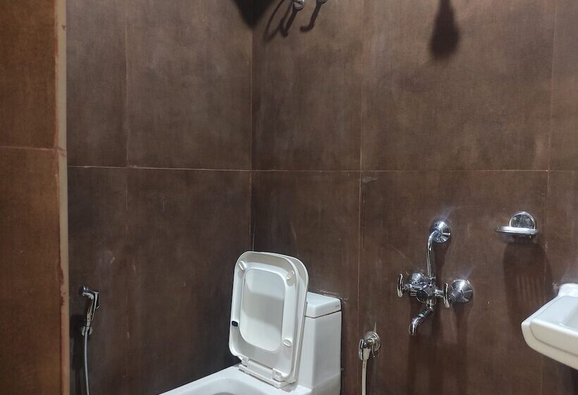 هتل Friends Palace