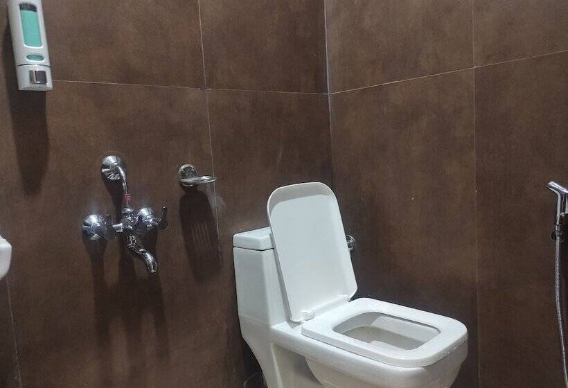 هتل Friends Palace