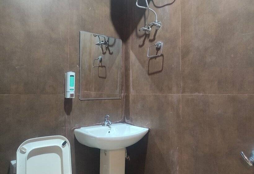 هتل Friends Palace