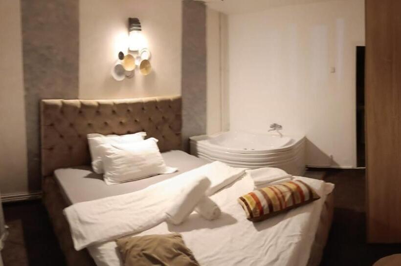 Hotel La Protap Calimanesti