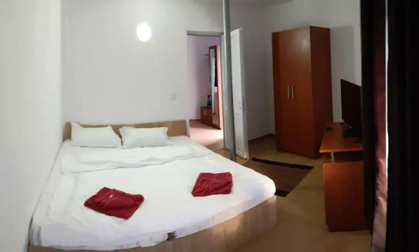 هتل La Protap Calimanesti