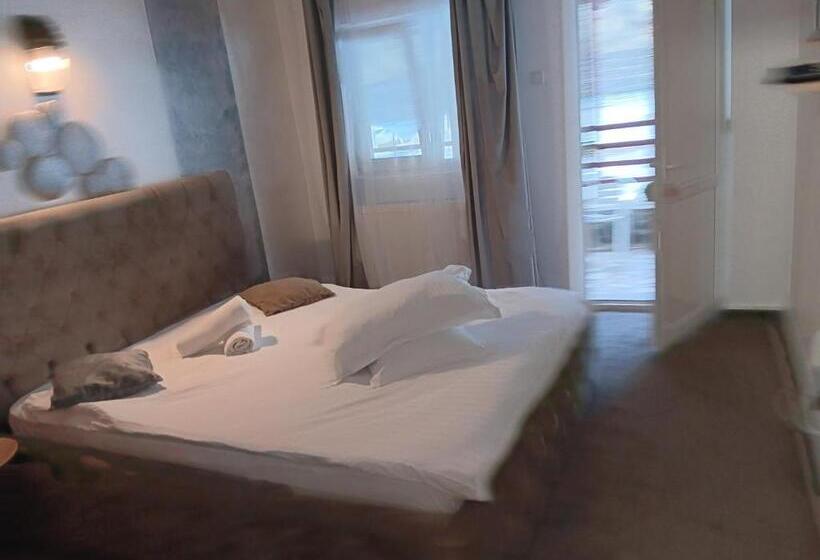 Hotel La Protap Calimanesti