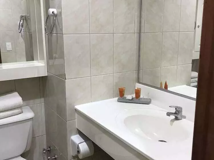 Hotelli Y Cabañas Huallilemu Sur   Caja Los Andes