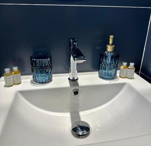 Paradise Earth & Sea