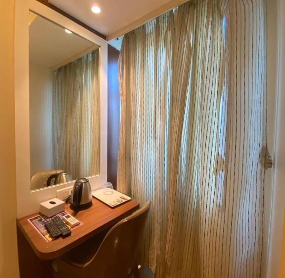 ホテル Czar Inn   Vashi Navi Mumbai