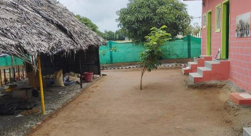 فندق Santhrupthi Farmstay