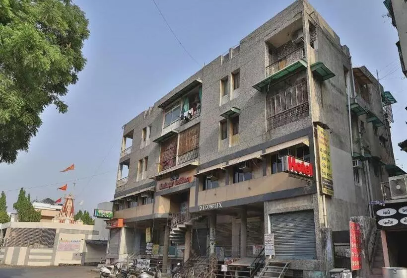 ペンション Maninagar Residency