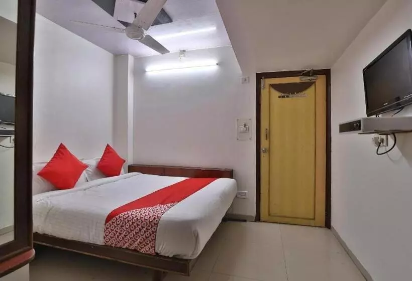 ペンション Maninagar Residency