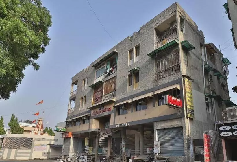 ペンション Maninagar Residency