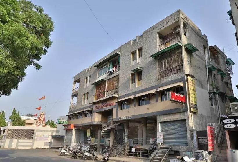 ペンション Maninagar Residency