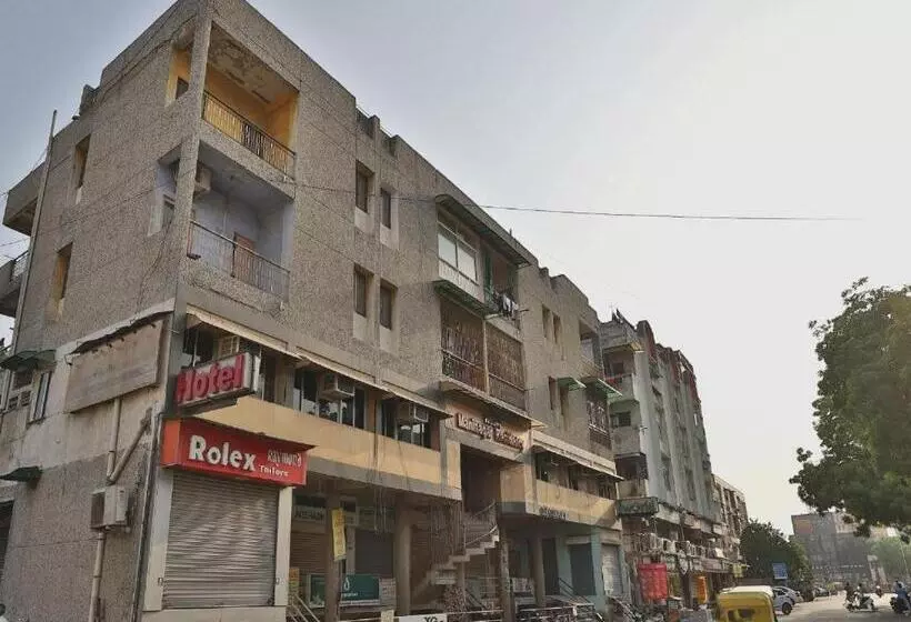 ペンション Maninagar Residency