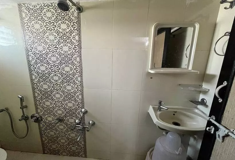 ペンション Maninagar Residency