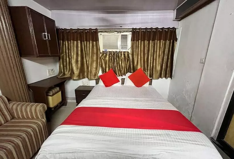 ペンション Maninagar Residency