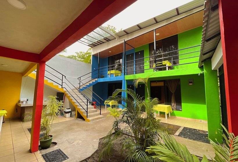 هتل Carey Lodging