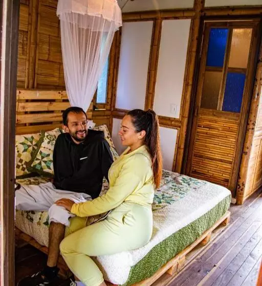 Hotelli Casa Del árbol, Romántico, Piscina, En Chinauta, El Mejor Clima