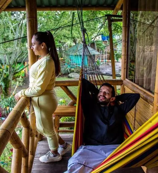 Hotelli Casa Del árbol, Romántico, Piscina, En Chinauta, El Mejor Clima