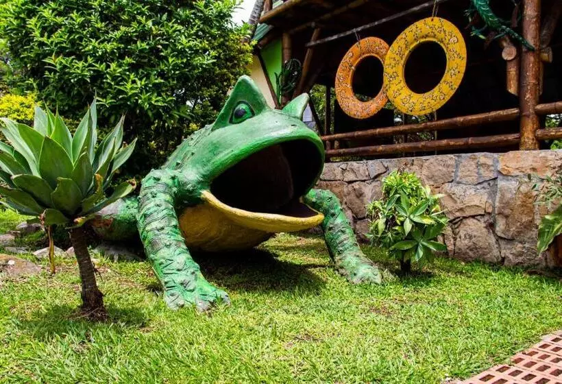 Hotelli Casa Del árbol, Romántico, Piscina, En Chinauta, El Mejor Clima