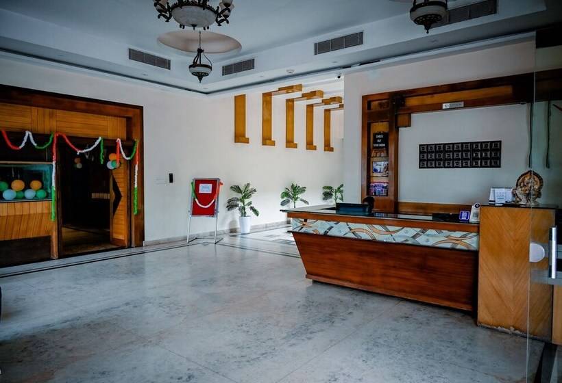 Отель Royal Celebration