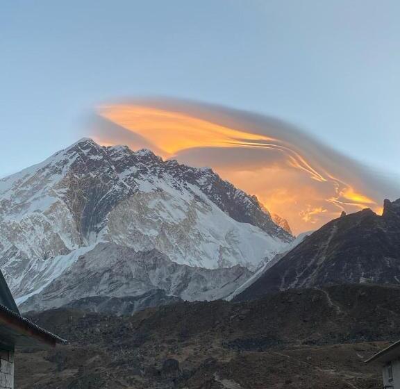 هتل Sherpa Lodge