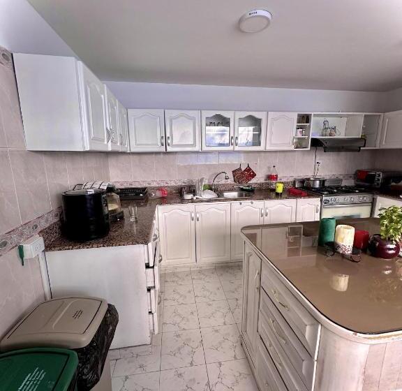 پانسیون The View Hostel & Lounge